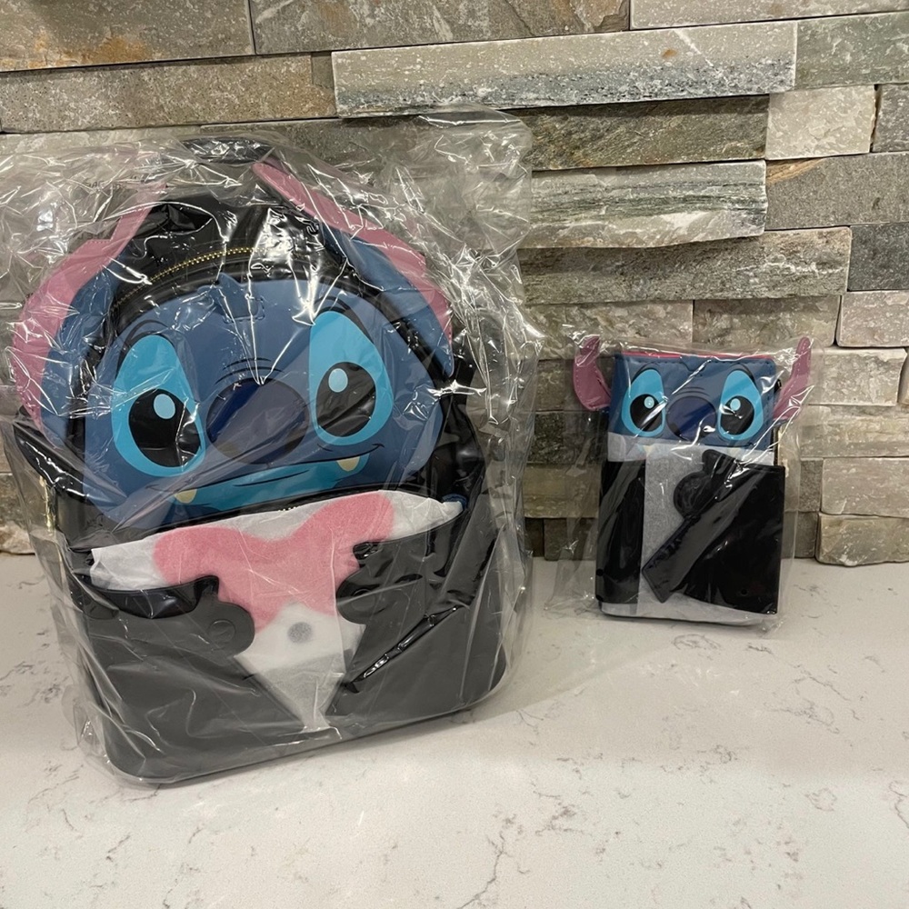 Rare Disney Loungefly Halloween Vampire Stitch Mini backpack and wallet